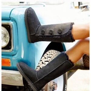 UGG Boots Bailey Three Button Suede tall classic Sheepskin size 6